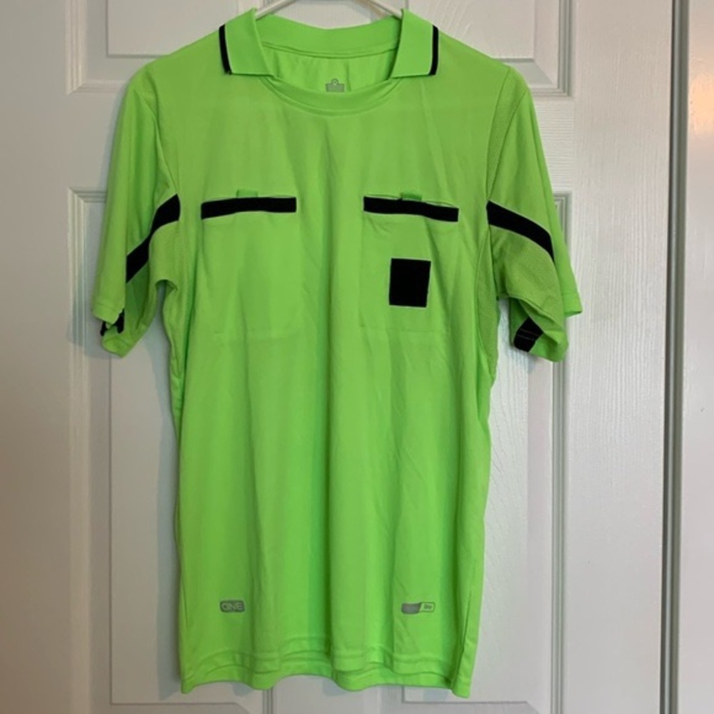 Soccer Referee Jersey Shirt Unisex Men's size
small Neon Green TechnoDry pockets